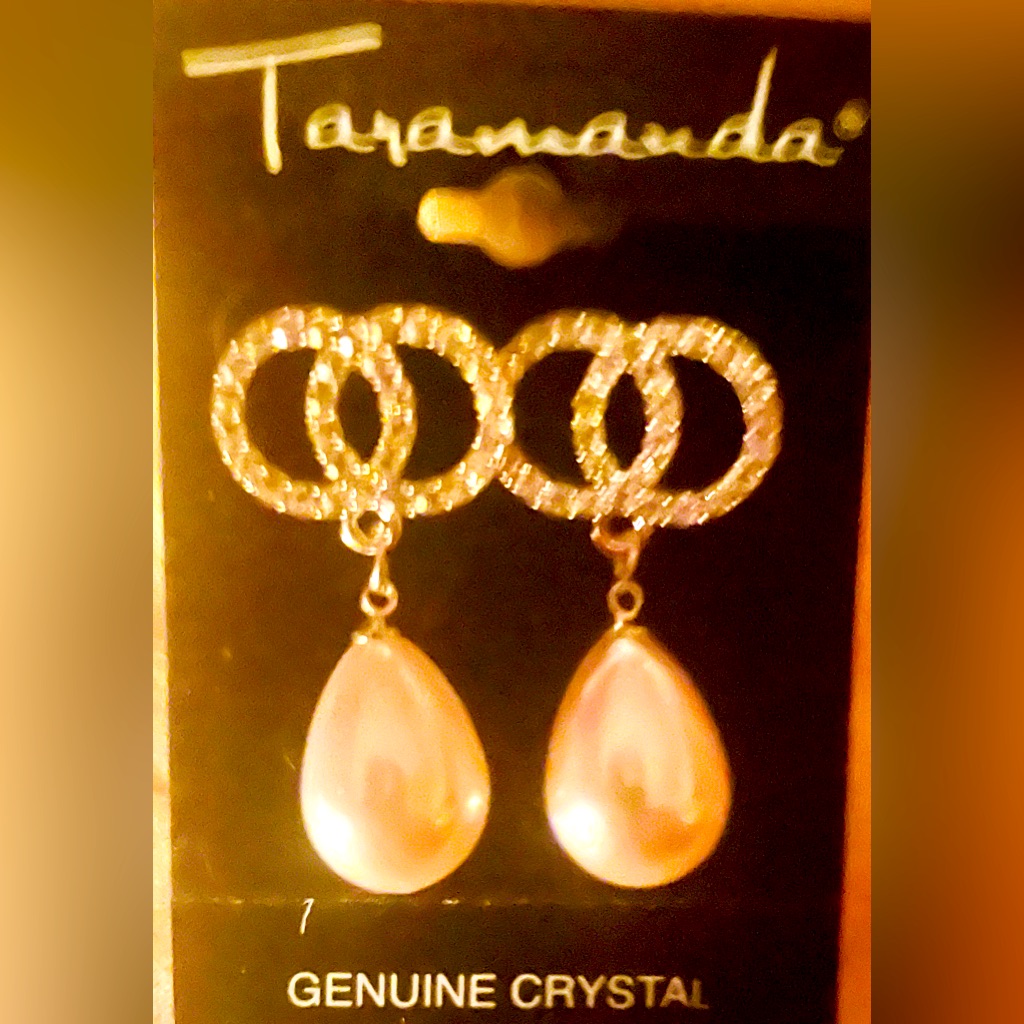 Beautiful Taramanda Crystal Earrings